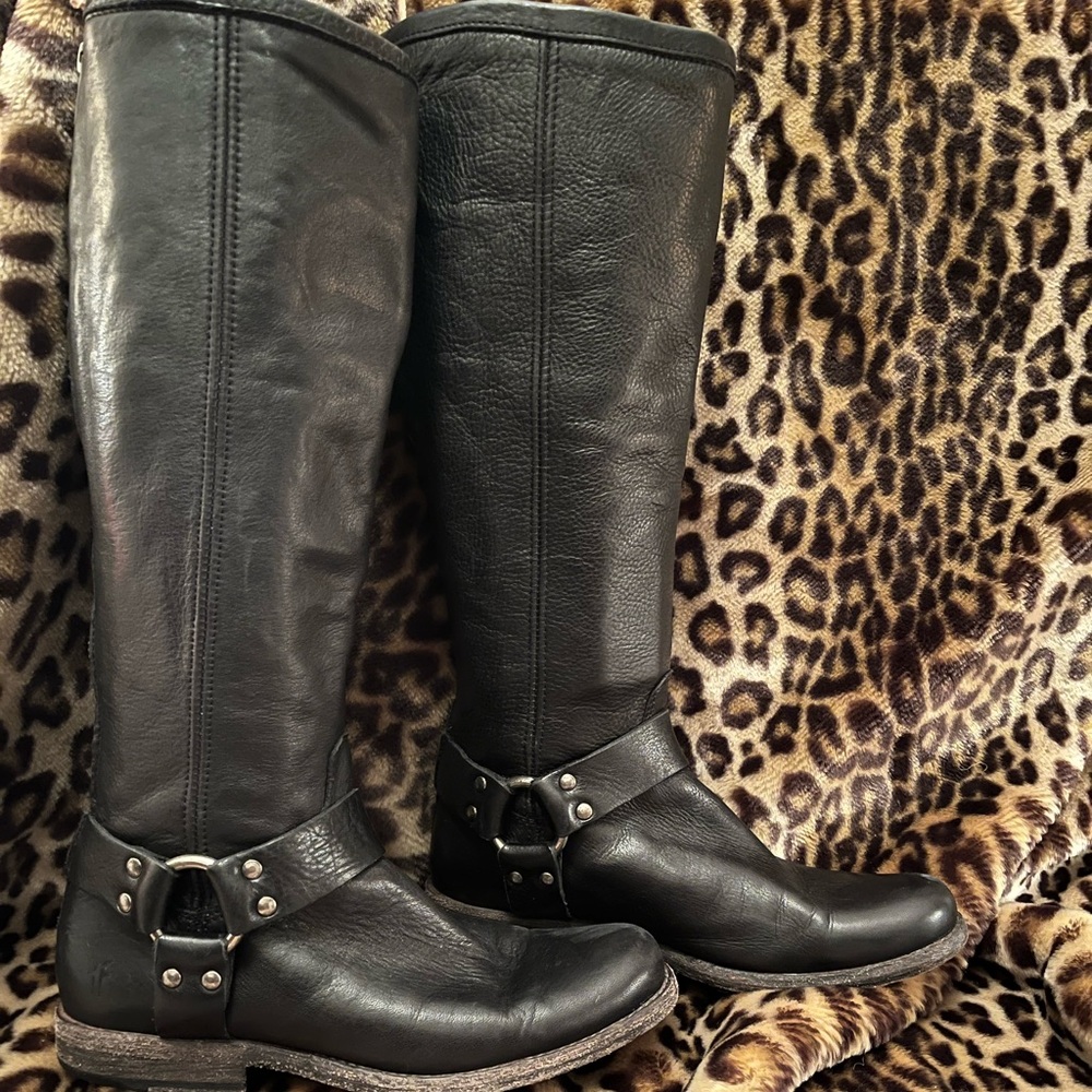 FRYE
Phillip Harness Tall Leather Riding Boots